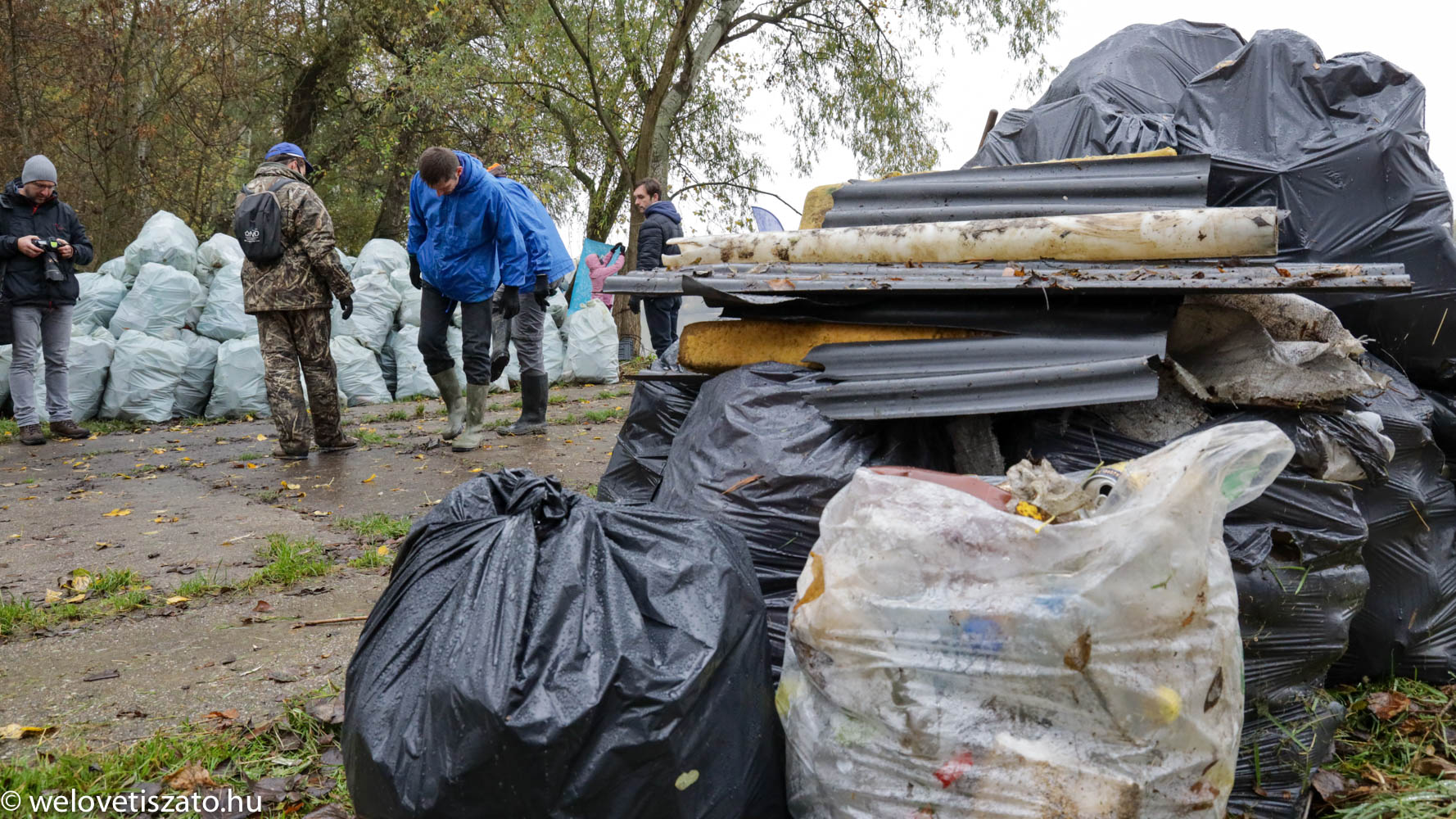 Tisza-tavi PET Kupa - kommunális hulladék is van bőven